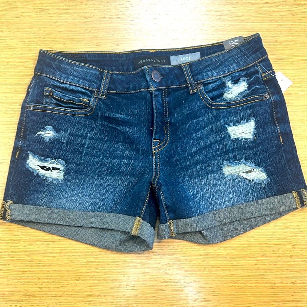 Aeropostale midi Jean shorts -3 1/2 inch inseam- size 6 msrp $44.50 NWT